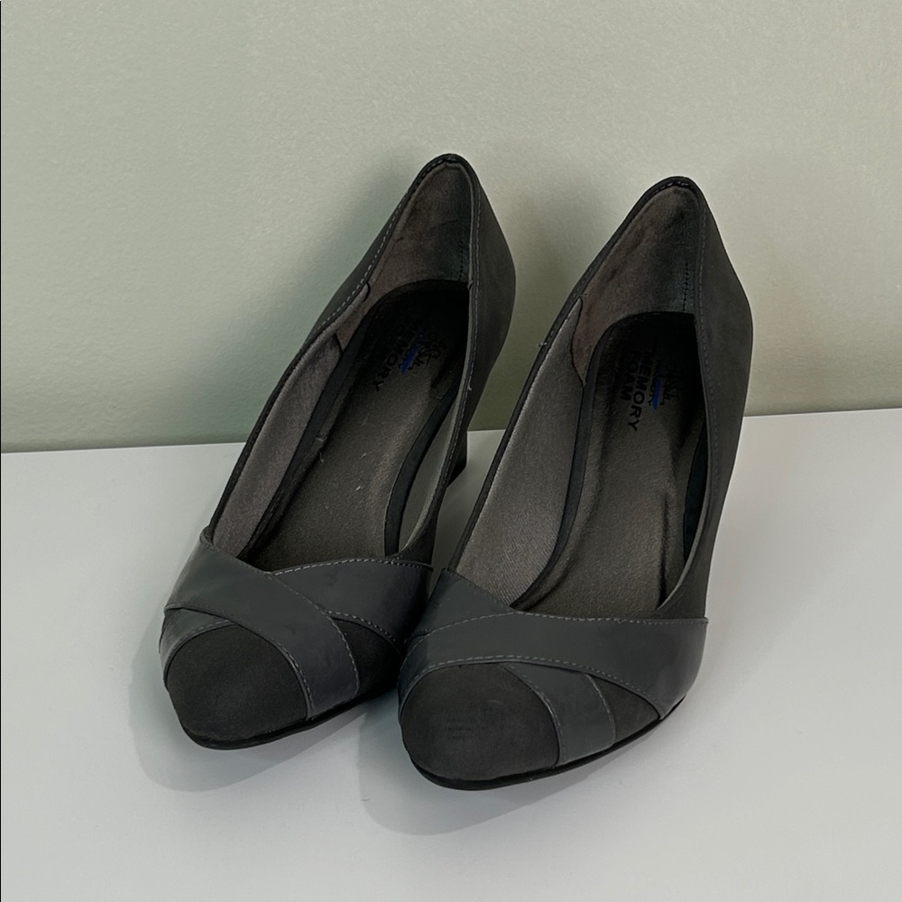 LifeStride Velocity Gray Wedge Heels – Size 8M